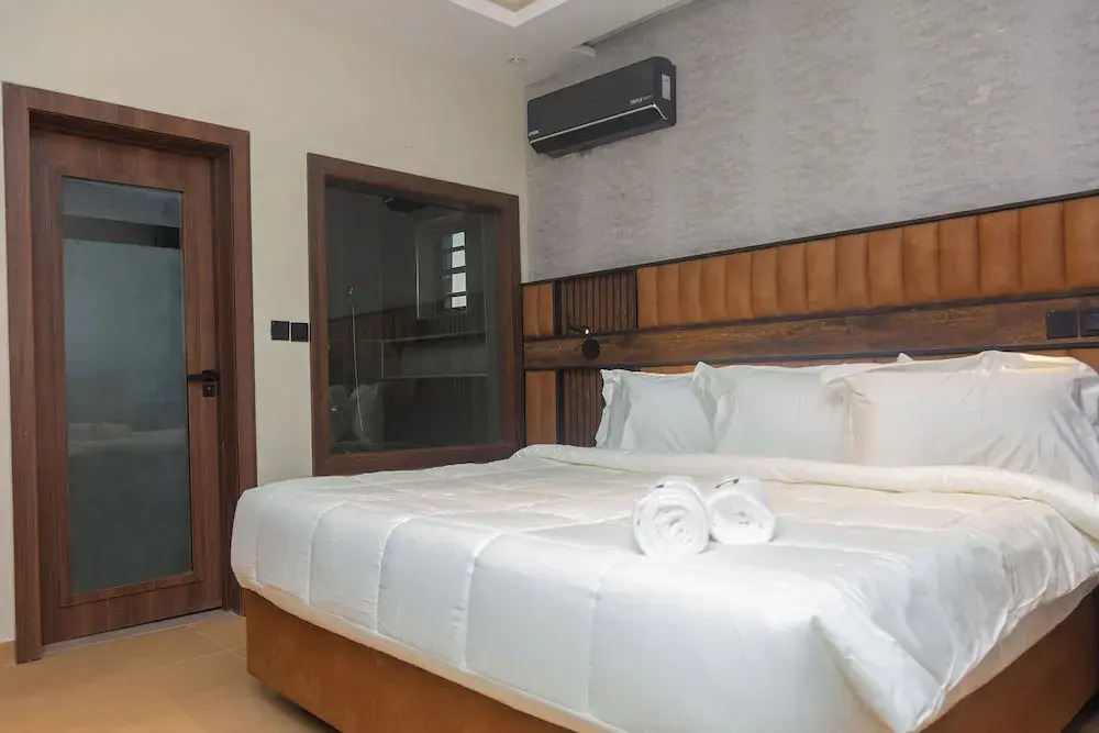 Grayville Hotels and Bistro