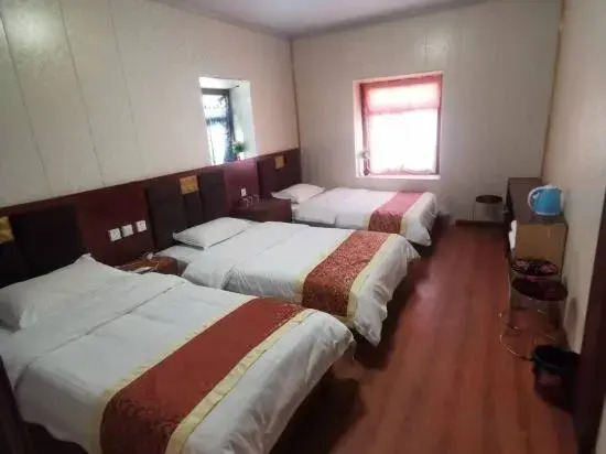 Daocheng Lingyunlou Homestay