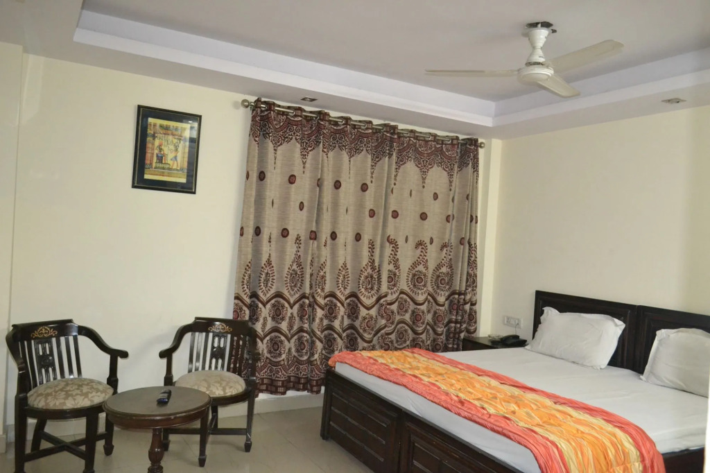 Hotel Apple Villa - New Delhi