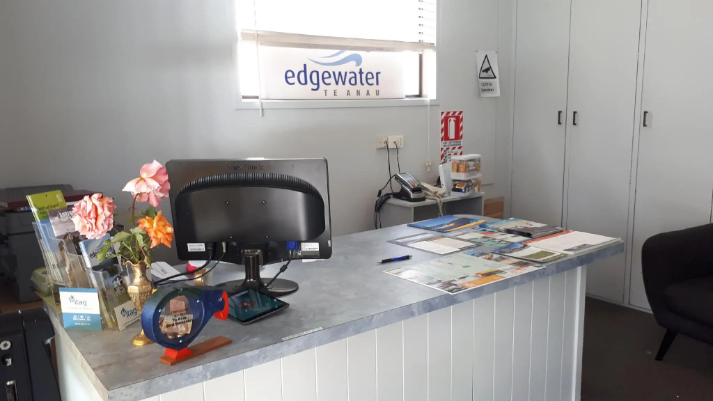 Edgewater Motel