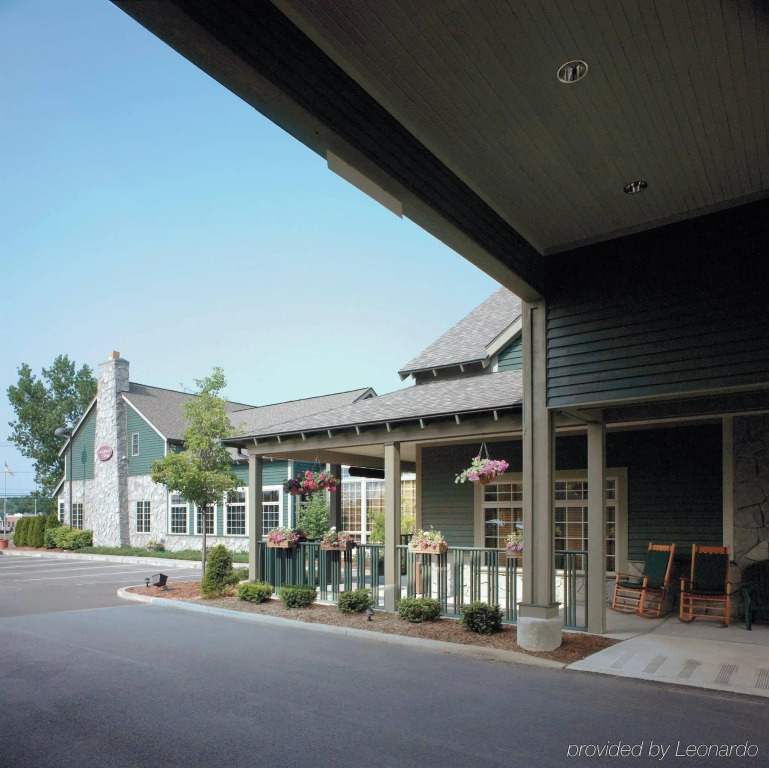 The Craftsman Inn & Suites