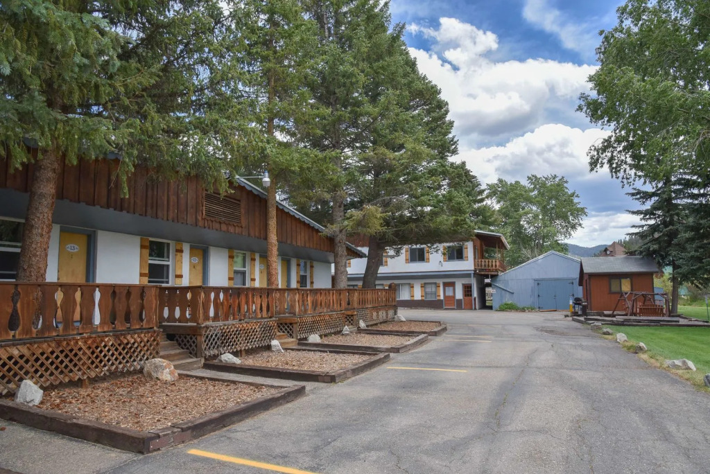Alpine Lodge Red River