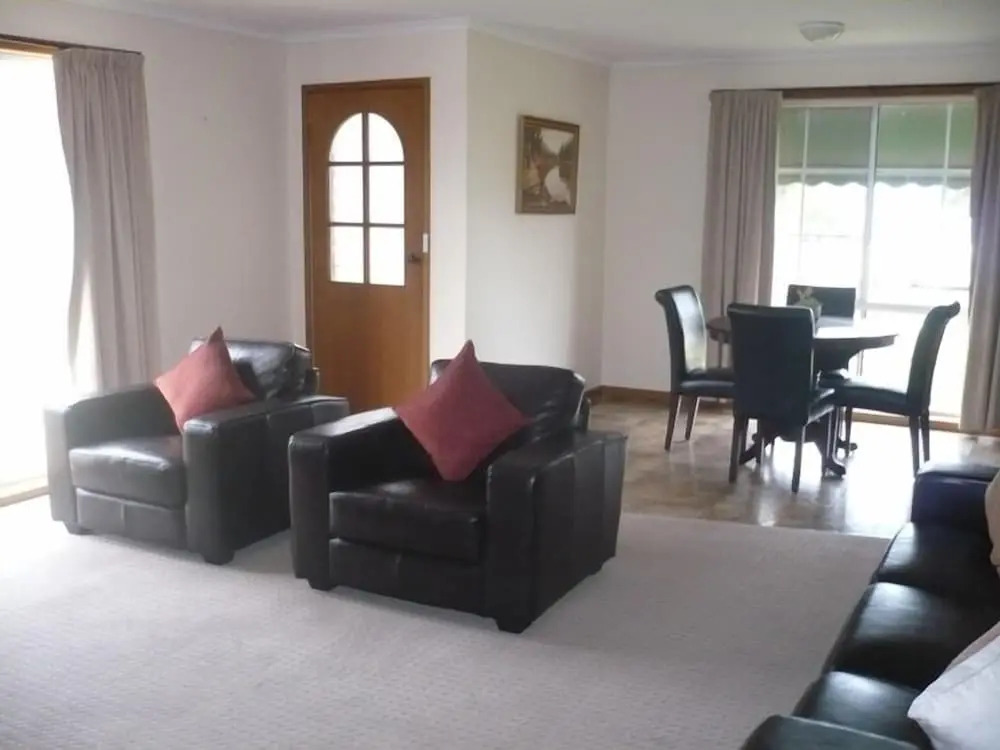 Parklake Holiday Units