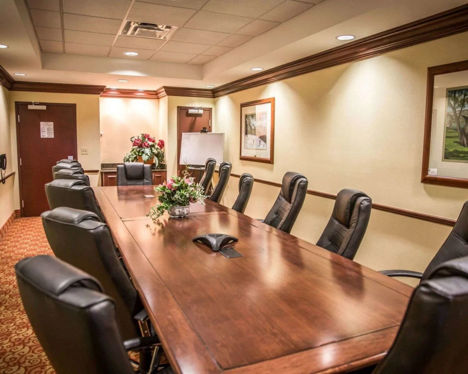 Holiday Inn Express & Suites Clear Spring by IHG