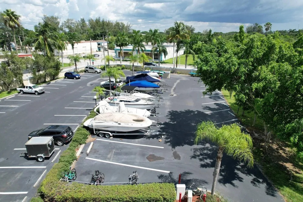 Palm Beach Landings A606