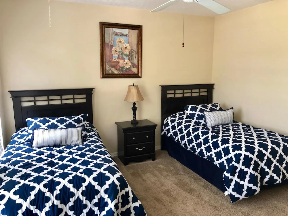 Four Bedroom Pool Home - 150 EP - Vusa