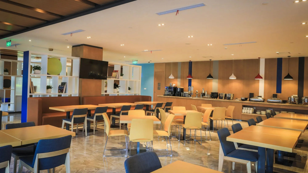 Holiday Inn Express Shanghai Pujiang by IHG