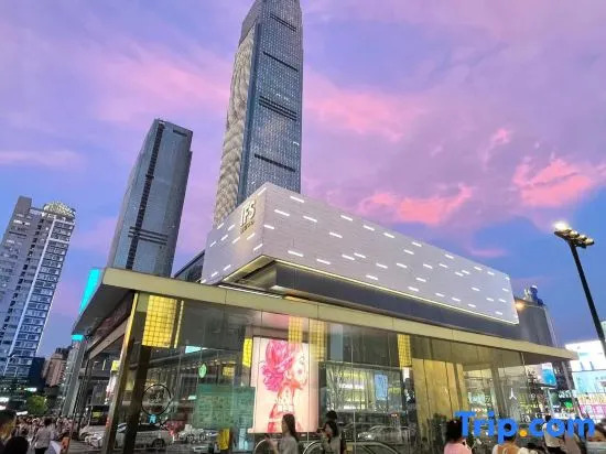 Golden Ju Hotel (Wuyi Square South Gate Subway Station)