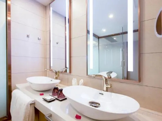 Lavande Hotel (Yingtan Longhushan Avenue long distance passenger station store)