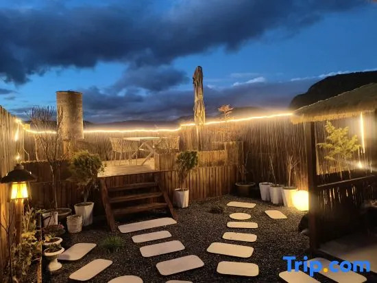 Guilan Above Cloud | Designer  Cloud Dress Boutique Stay with View in Dukezong Ancient Town