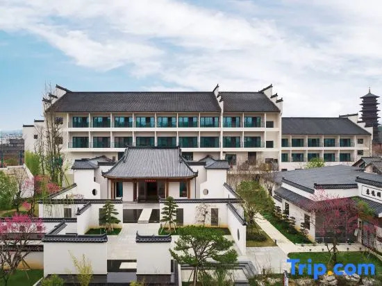 Wunvzhou Dreamless Lake Resort Hotel