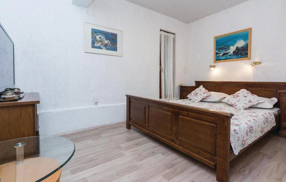 Amazing Home in Kozino With Wifi and 5 Bedrooms