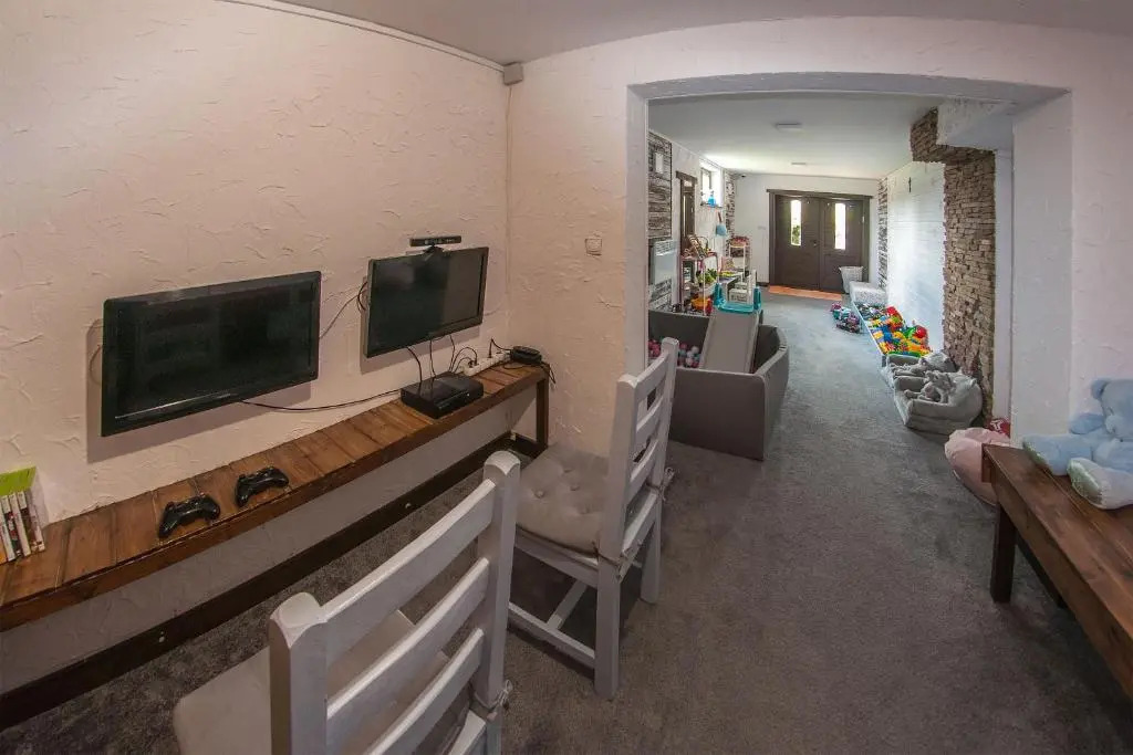 Chata w Bieszczadzie SPA apartamenty i domki z basenem Bieszczady