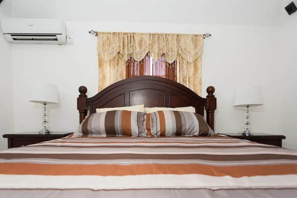New Kingston Guest Apt at Fairway