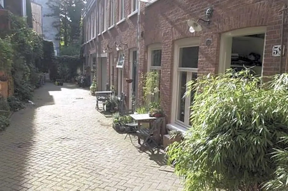 Beautiful 2 floor Vondelpark apartment