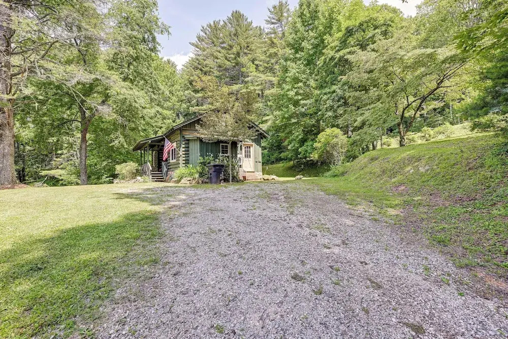 Historic Sapphire Cabin w/ Porch, Updated Interior