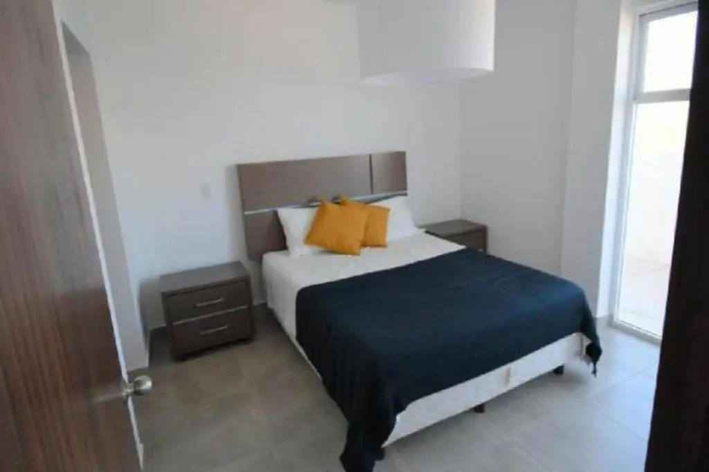 Lovely 3BR condo with Pool FREE Parking