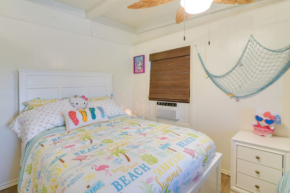Steps to Surfside Beach! Ocean-view Texas Retreat