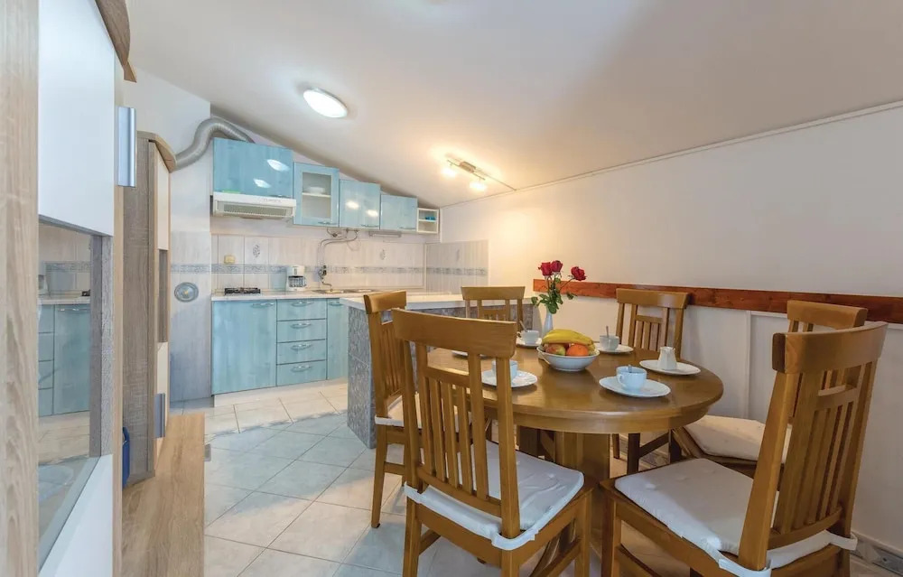 Holiday Home Bok