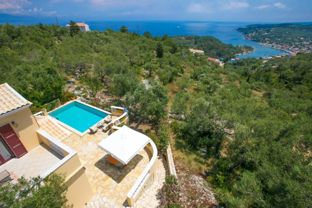Theodora Villa - 2 BR Tranditional House Close to Gaios Town