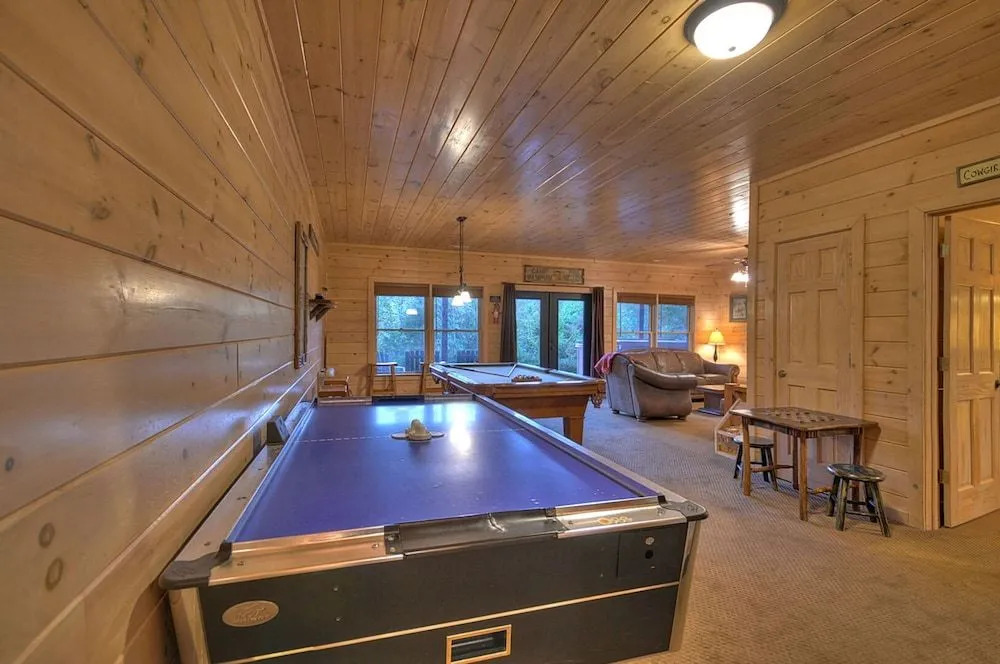Aska Adventure Lodge by Escape to Blue Ridge