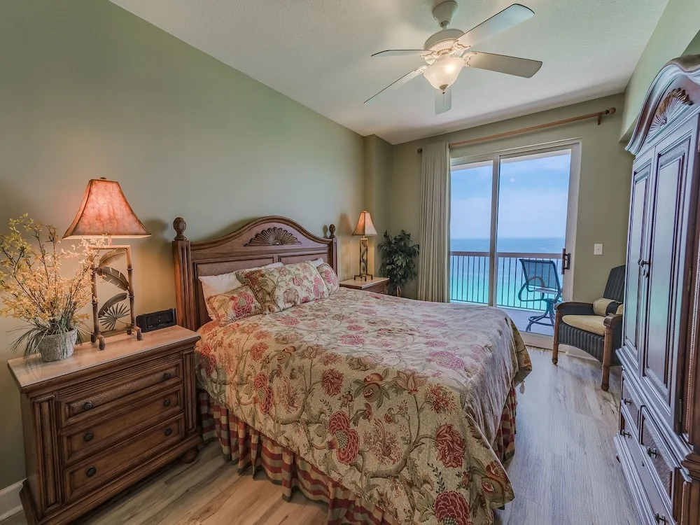 Sunrise Beach Resort 1904 by Vtrips