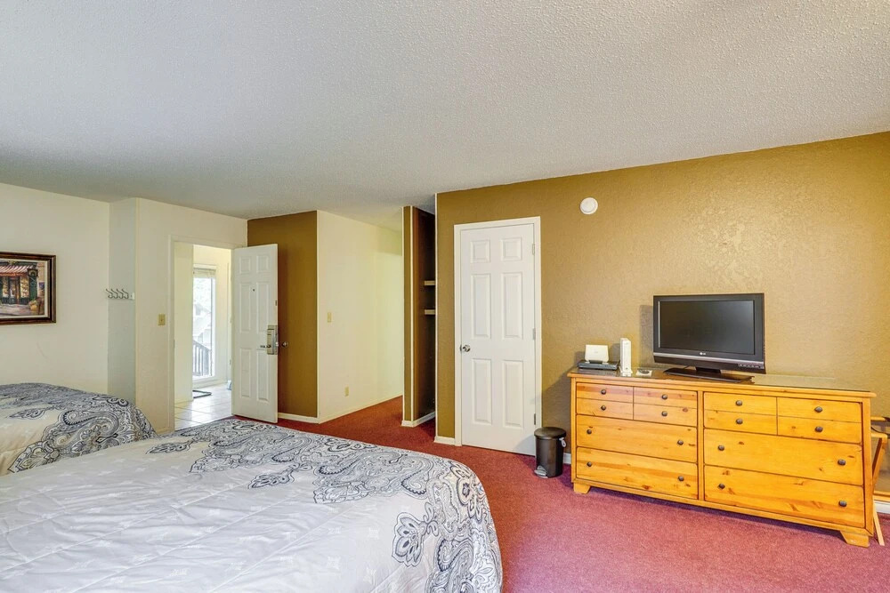 1 Mi to Margaritaville Resort: Cottage w/ Fire Pit