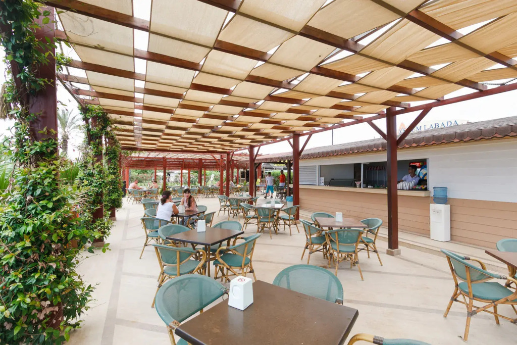 LOceanica Beach Resort