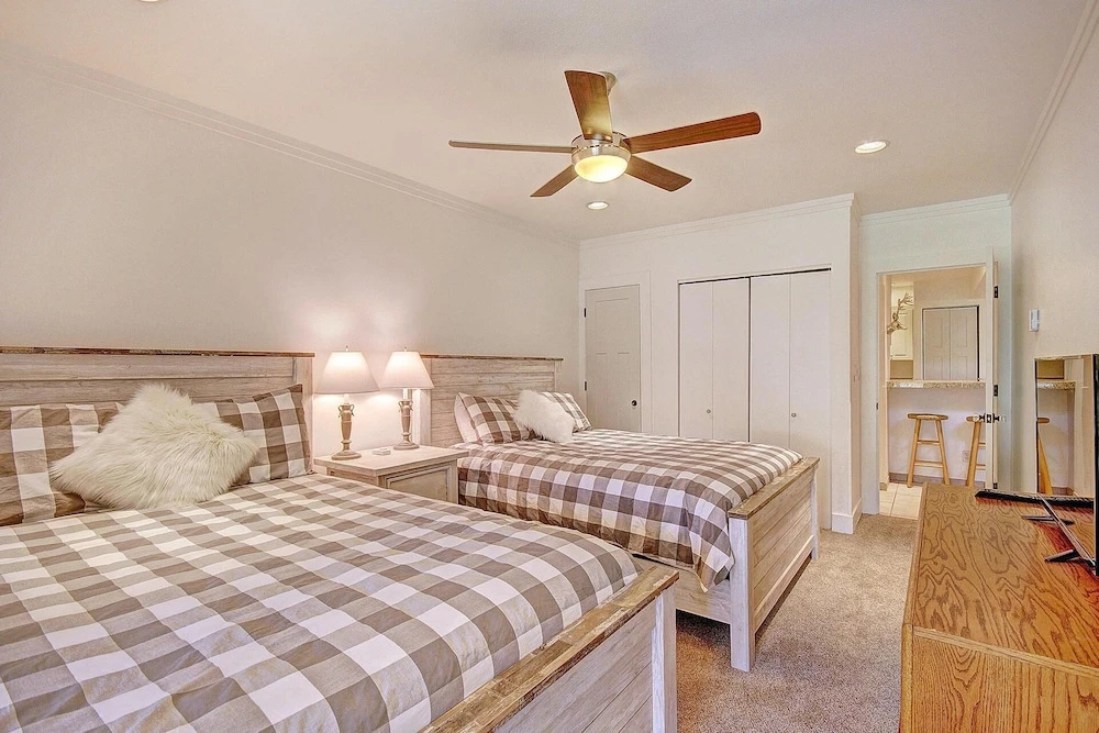 Newly Remodeled Ski-In Ski-Out Right By The Lift - FP304 by RedAwning