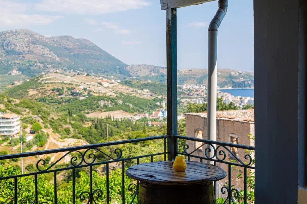 Alonia Apartment