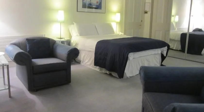 The Whitehouse Apartments