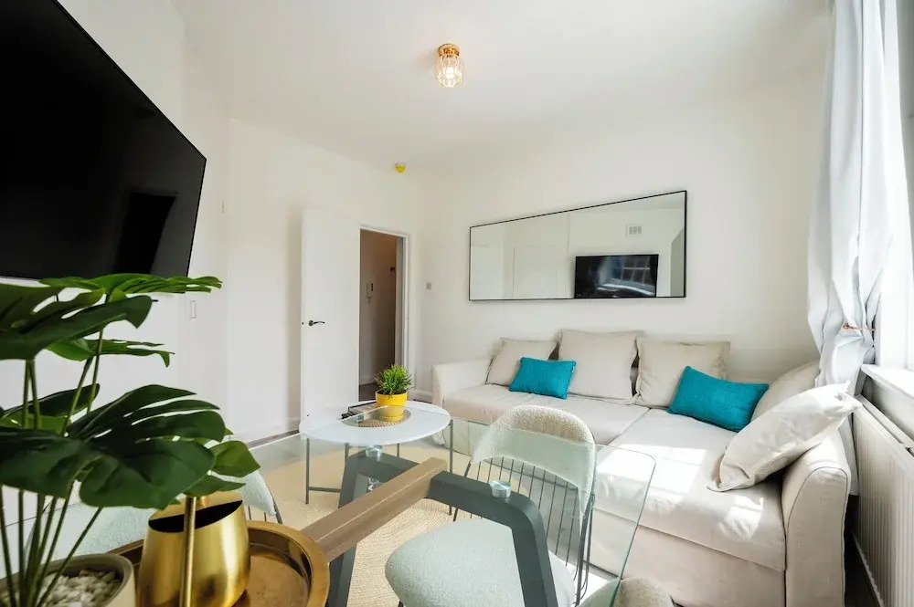 Modern London stay near Nothing Hill