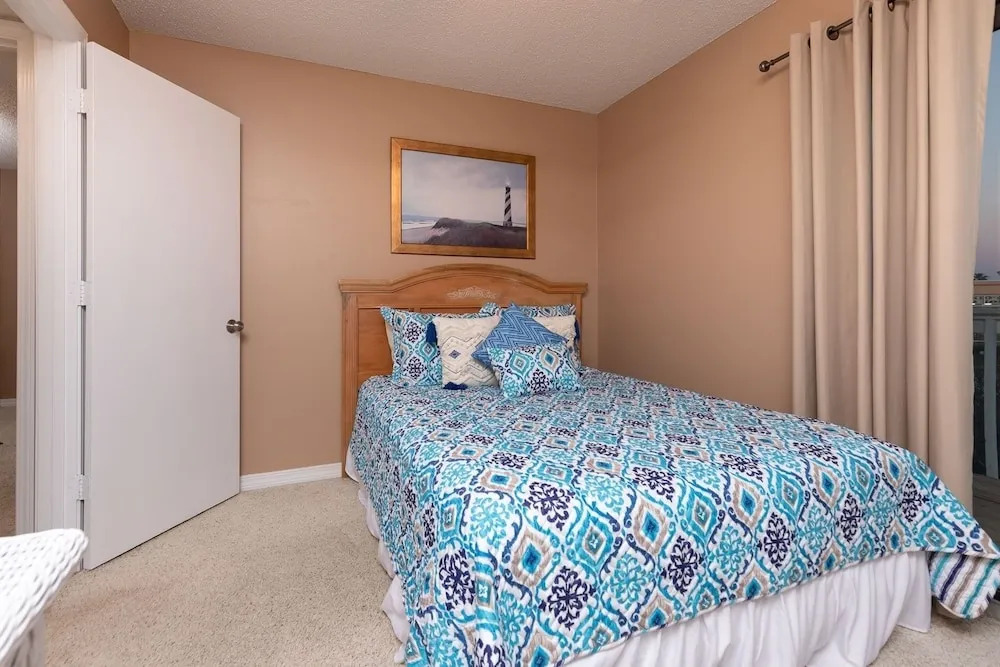 Romar Village 622 2 Bedroom Condo