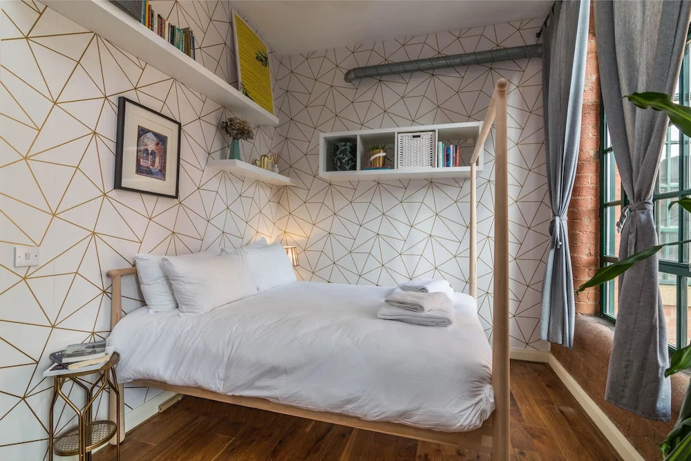 Apartment 86