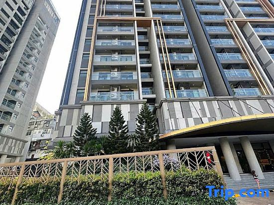 Capital Zenity & D1 Mension Apartment, District 1 by Skyway
