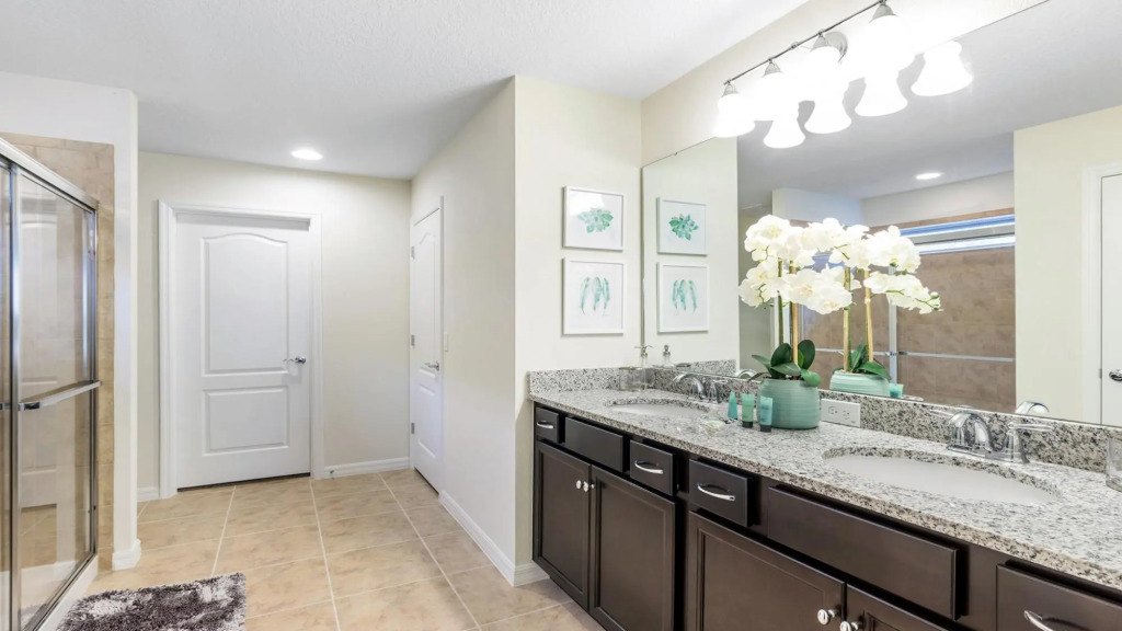 No Rear Neighbor 5BR Disney Pool Villa w Spa
