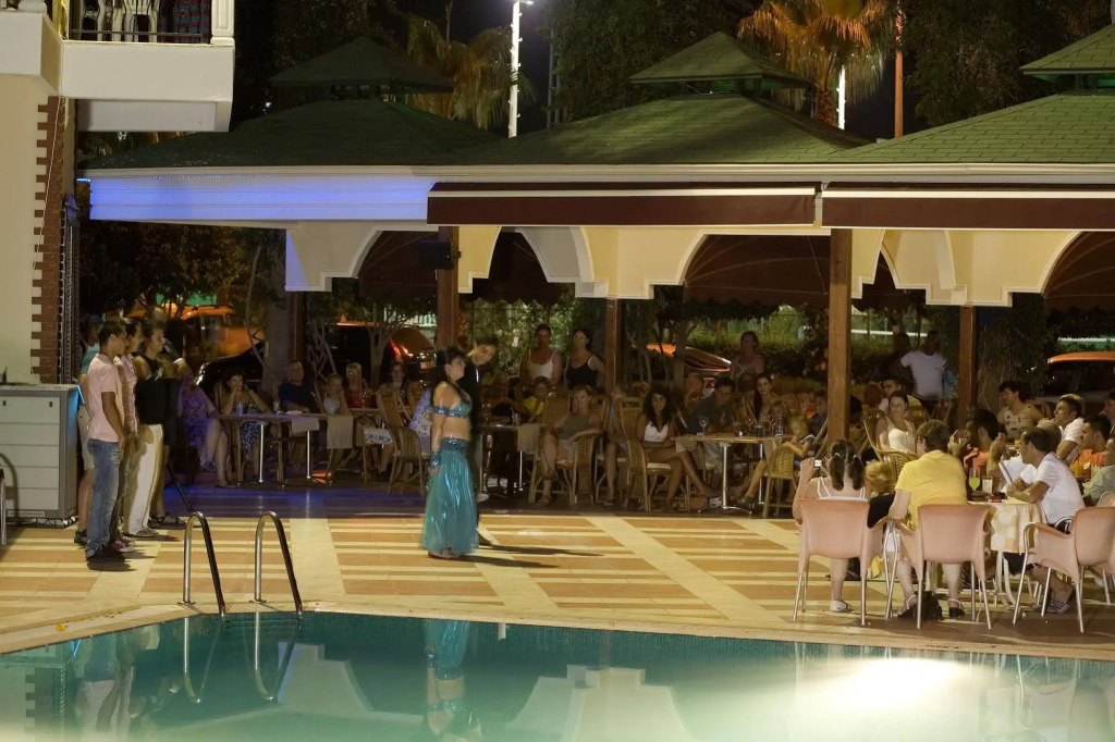 Riviera Hotel & Spa