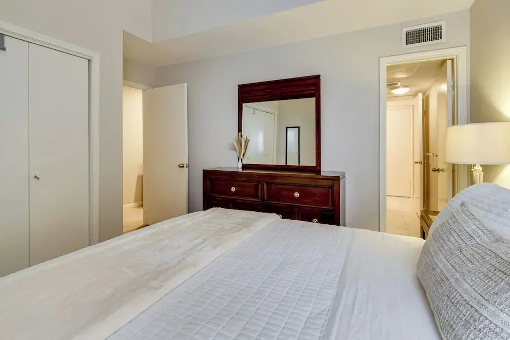 Golf, Swim & Dine! Condo w/ Lake Conroe Access