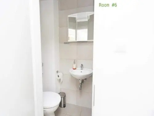 Hostel 24/2