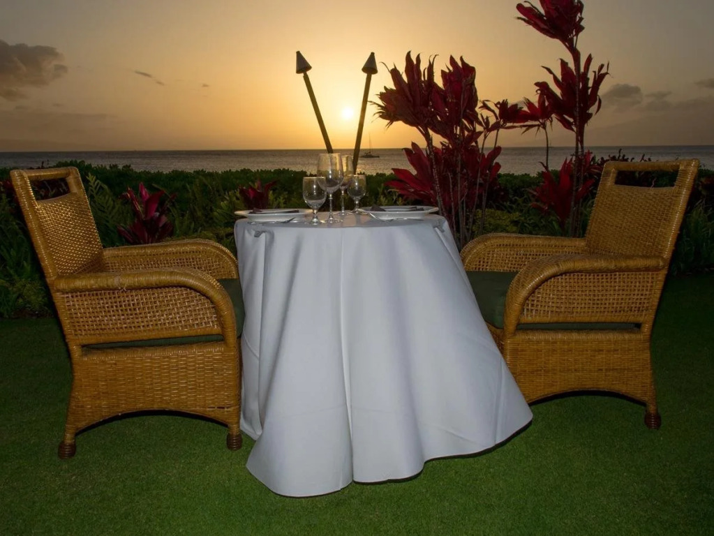 Royal Lahaina Resort & Bungalows
