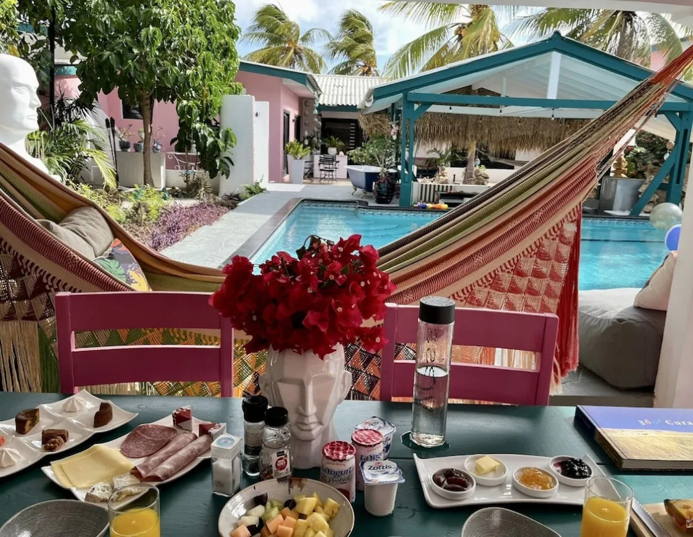 THUISHAVEN adults-only boutique resort