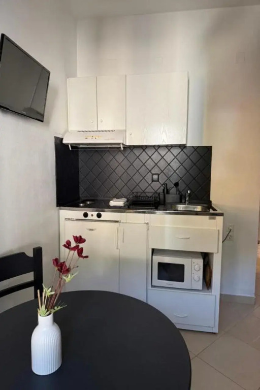 Sifakis House