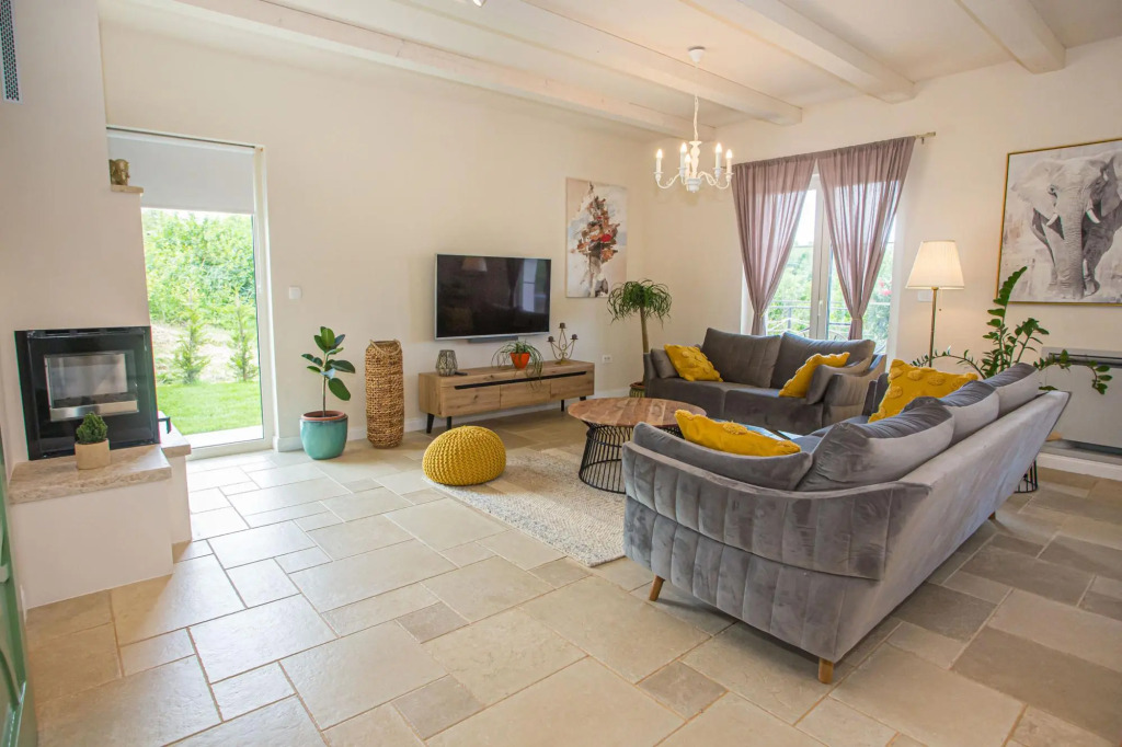 Vita 5 in Visnjan with 4 bedrooms and 4 bathrooms