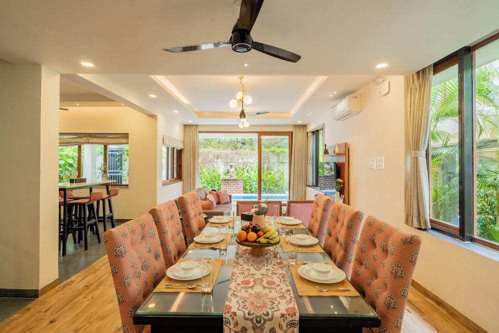 ELIVAAS 3 BHK Pvt Pool & Bar - Villa Valerie