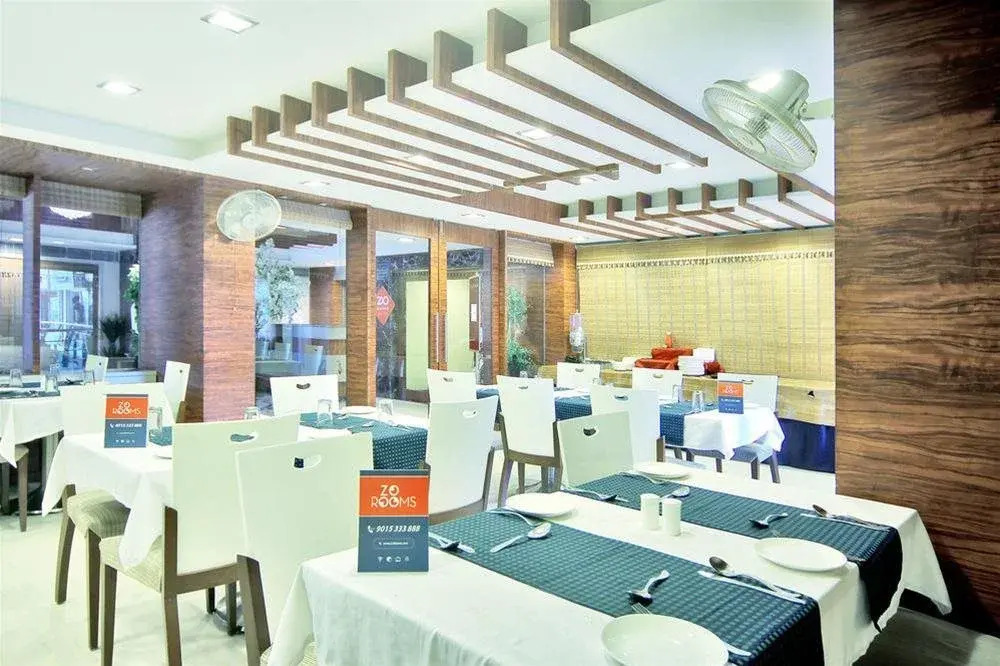 ZO Rooms Sayajigunj Kalaghoda Circle