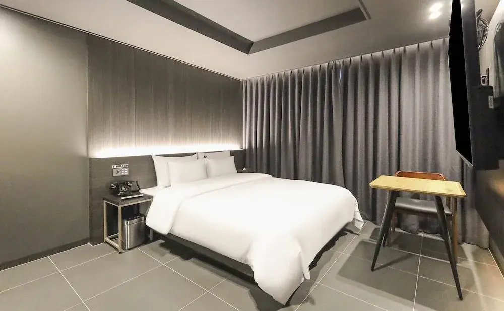 Rampart Hotel