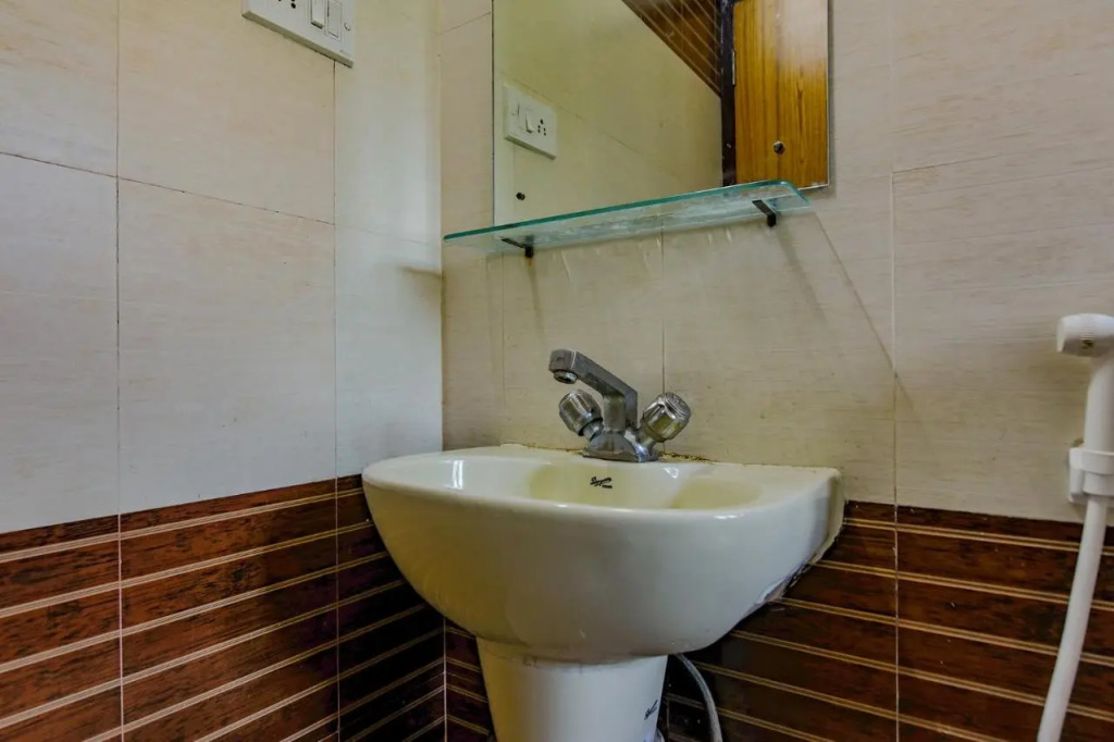 FabHotel New kolkata Residency Inn - Nr Axis Mall