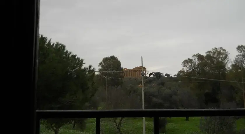 DIFRONTEALTEMPIO