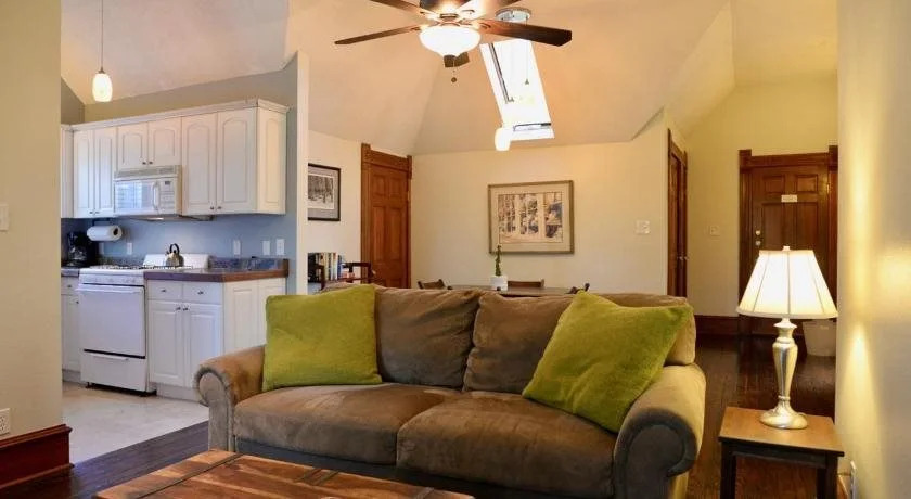 Brava House Bed and Breakfast