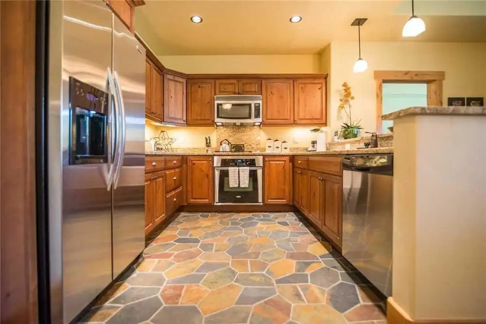 6308 Bear Lodge, Trappeur's Crossing Apartment 3